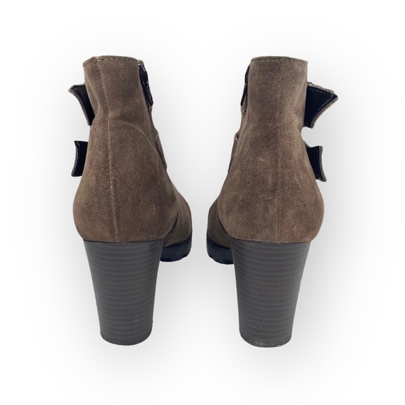 Easy’n Rose  Buckled Lug Sole Heeled Moto Chelsea Boot  Taupe Suede 39 8.5M 9M - Picture 4 of 16